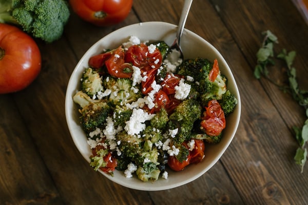 Mediterranean-Roasted-Broccoli-and-Tomatoes
