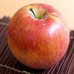 Fuji Apple (c) Wikimedia Commons | Veganbaking.net