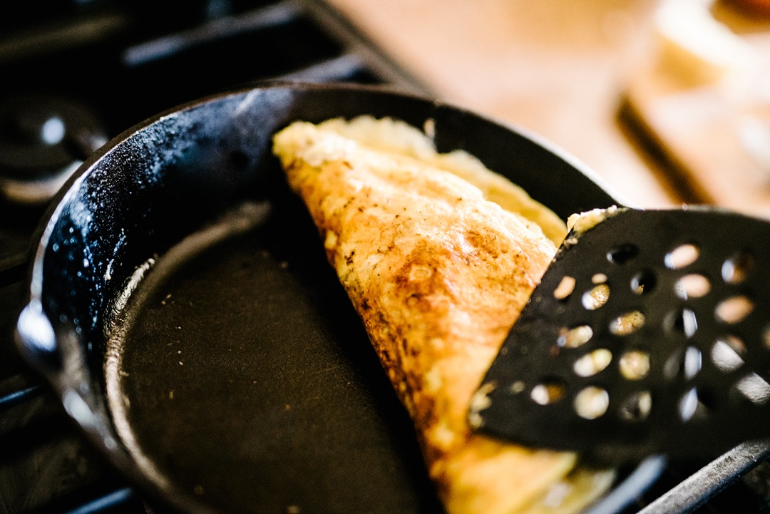 mushroom_cheddar_omelet_5_make_omelet_ 03_1080px