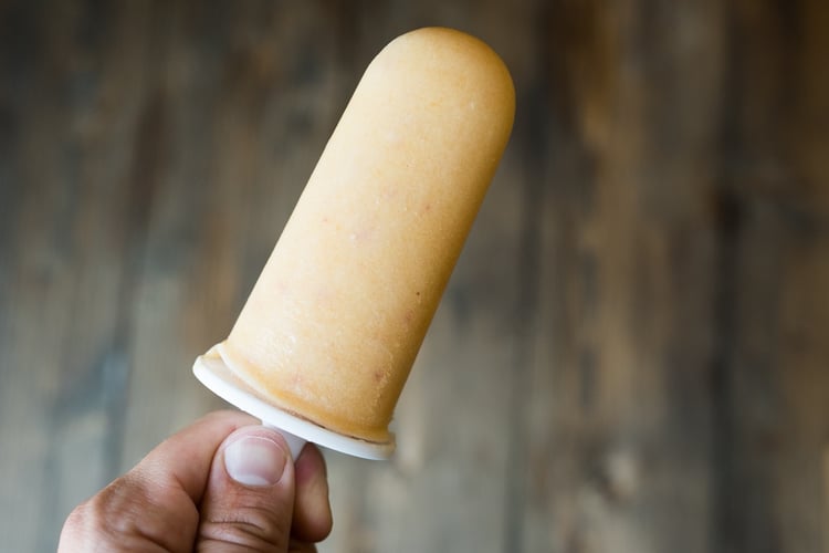 peach_coconut_pops_3_serve1_1080px.jpg