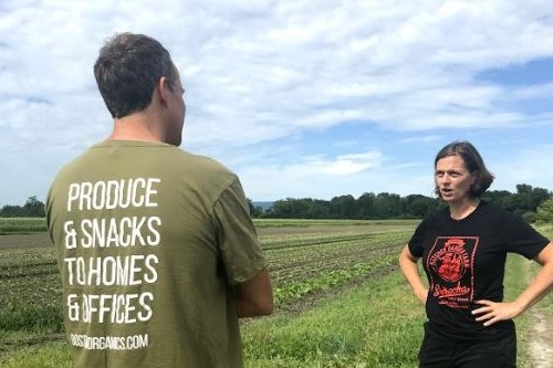 kitchen_garden_farm_082319_caroline_pam_jeff_barry_back_of_shirt_2-600px