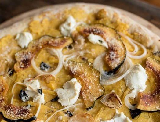 GOAT-CHEESE-CARAMELIZED-ONION-WINTER-SQUASH-PIZZA-1