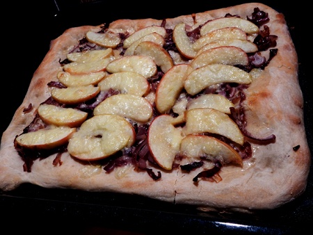 apple-cheddar-maple-pizza-the-vermonter