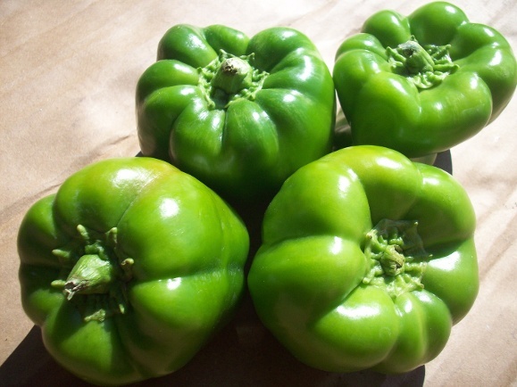 peppers_green_bell_multiple_3000px.jpg